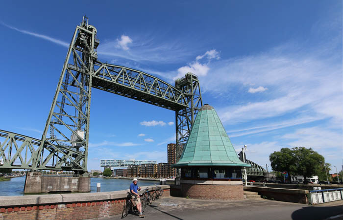 De Doorgeefcamera november